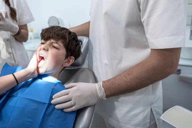 Best Cracked Tooth Emergency Dentist  in Halstead, KS